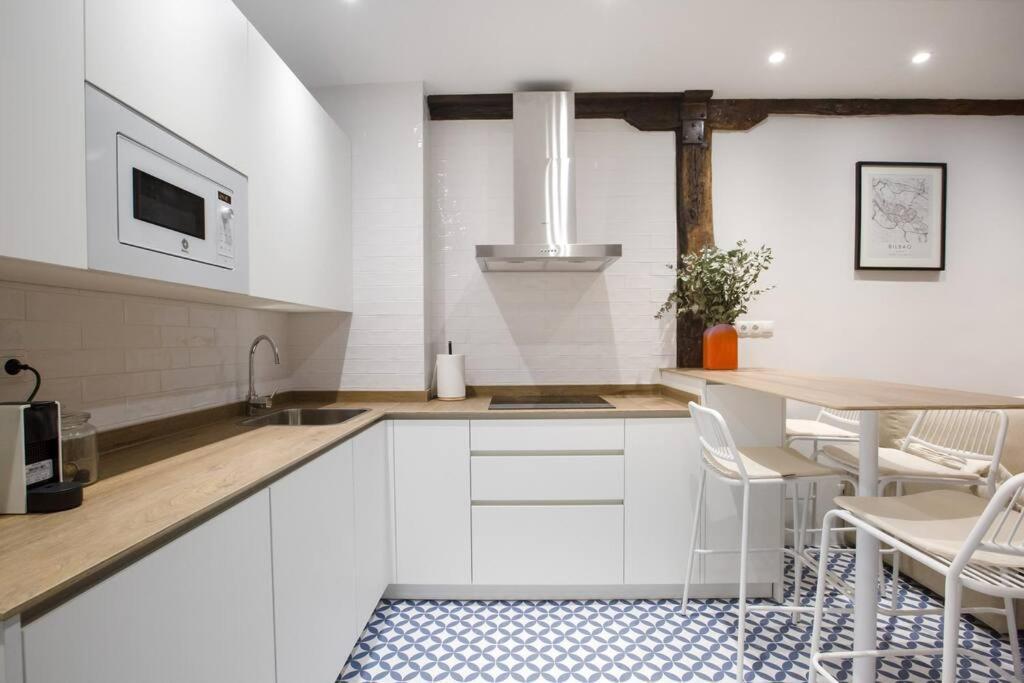 Etxeburu Apartment Билбао Екстериор снимка