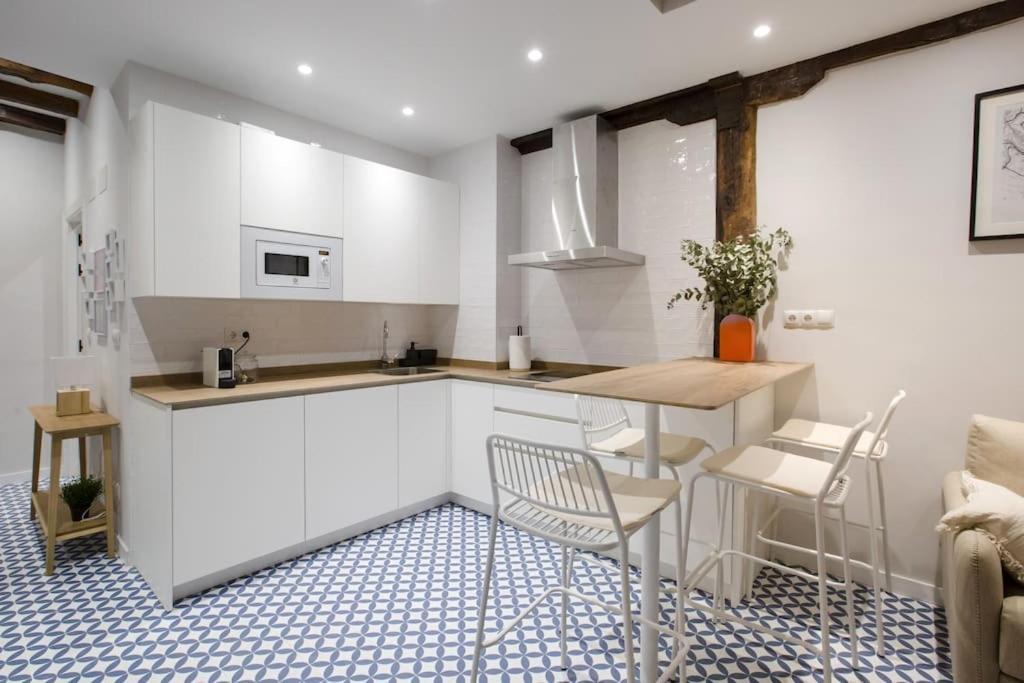 Etxeburu Apartment Билбао Екстериор снимка